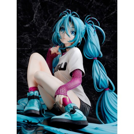 Hatsune Miku Statue 1/4 Yoneyama Mai The Latest Street Style "Cute" Limited Edition 17 cm